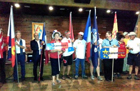 Cérémonies de clôture avec, entre autres, le président de la Société nationale de l’Acadie, René Cormier (Crédit photo : Marc Chauveau) .